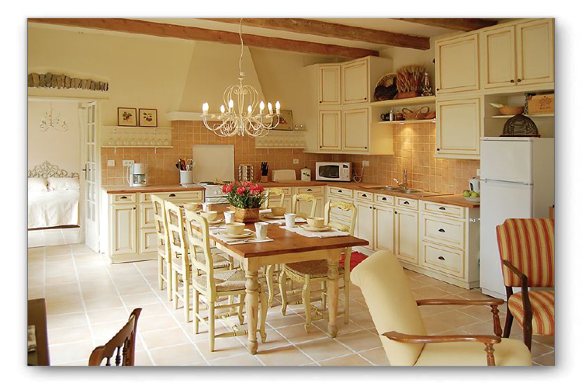 The spacious main floor is open to the kitchen/dining area.
