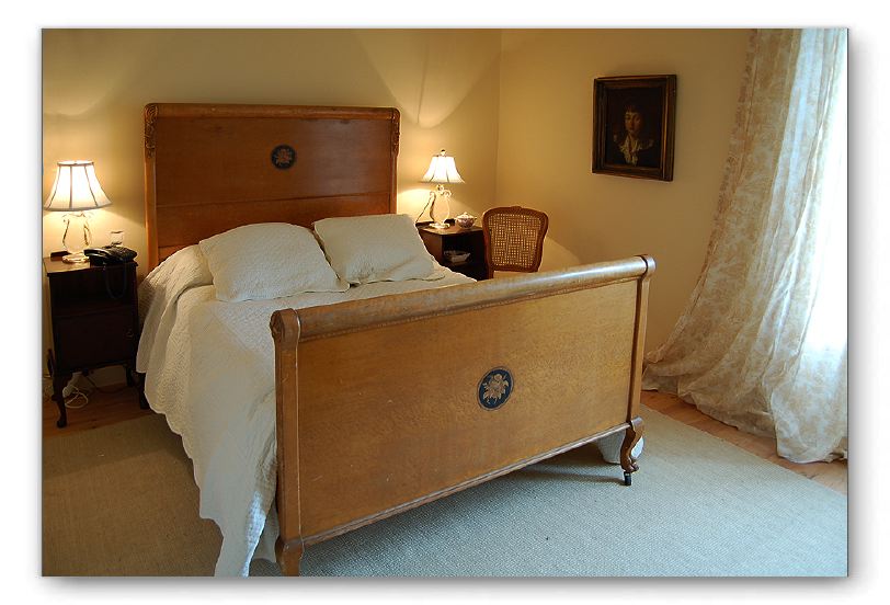 The upstairs double bedroom.